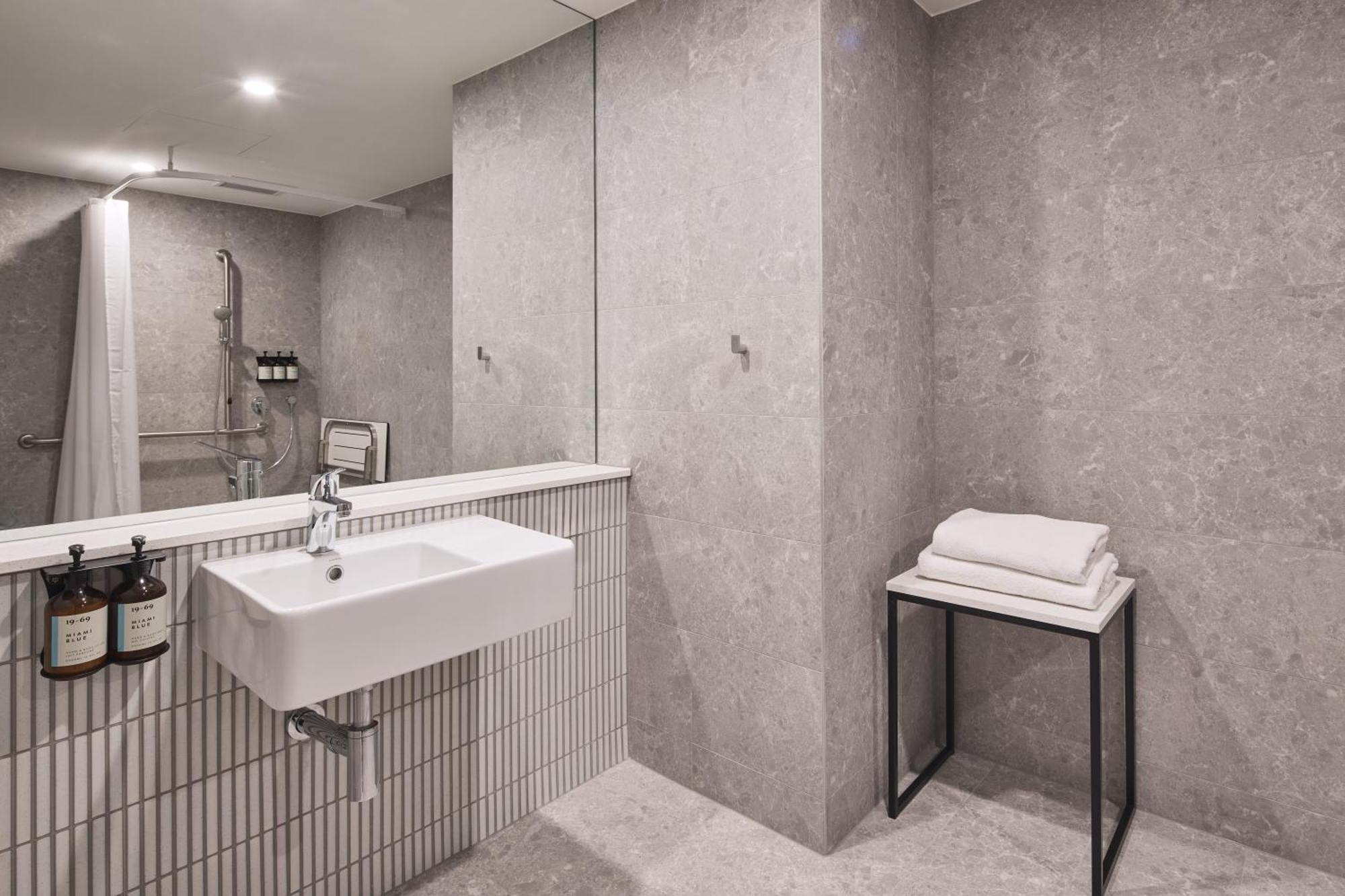 Hotel Alba Adelaide Bagian luar foto
